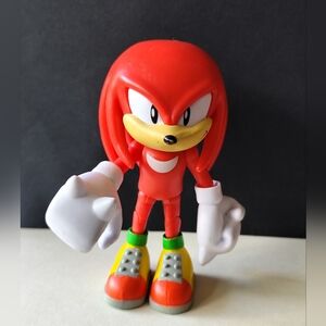 JAKKS Pacific Sonic The Hedgehog Knuckles Posable 4 in Action Figure Toy